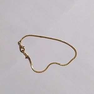 Simple gold colored bracelet